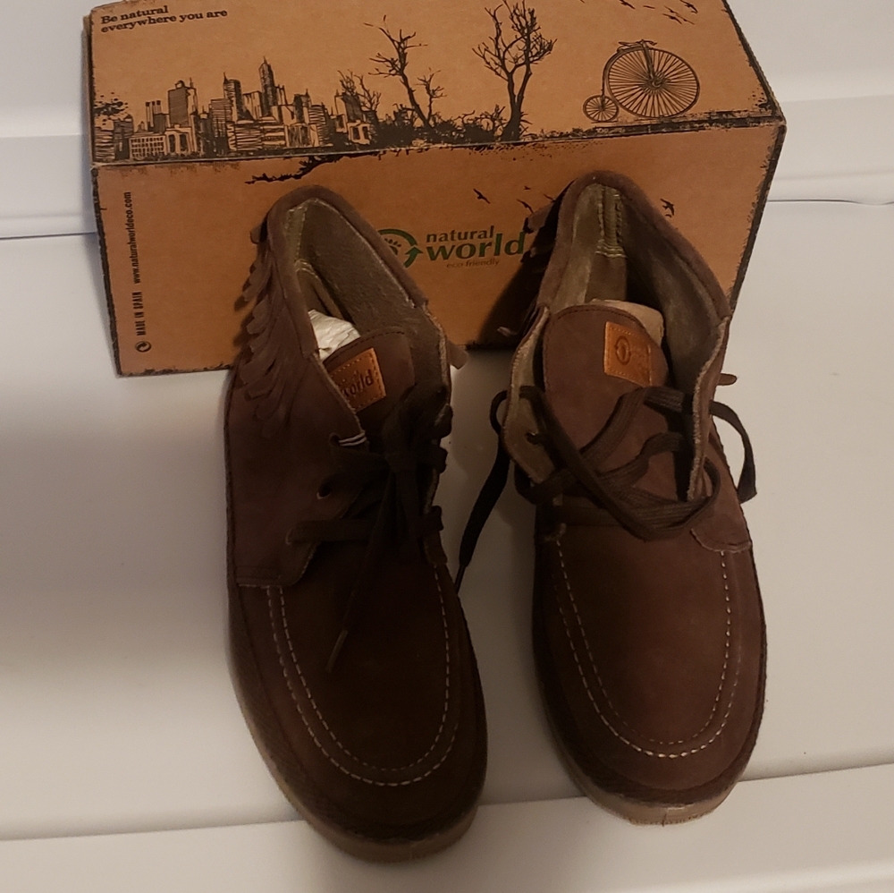 Natural World Men’s Brown Leather Lace-Up Boots